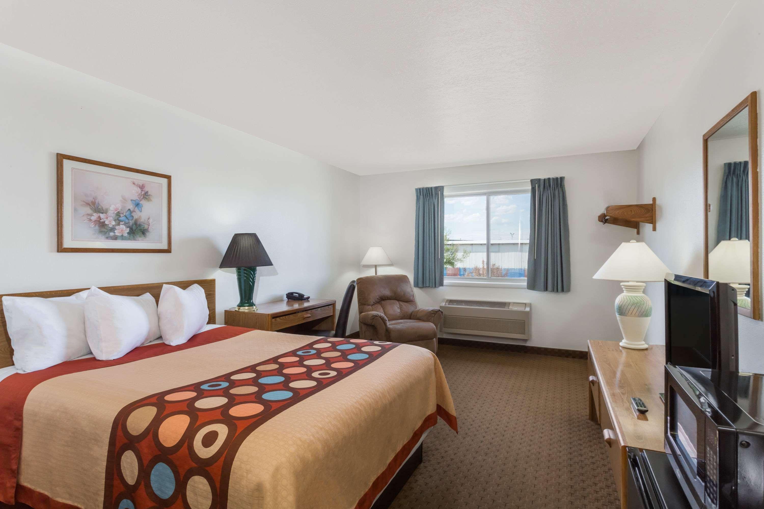 Hotel Super 8 By Wyndham Rexburg Exterior foto